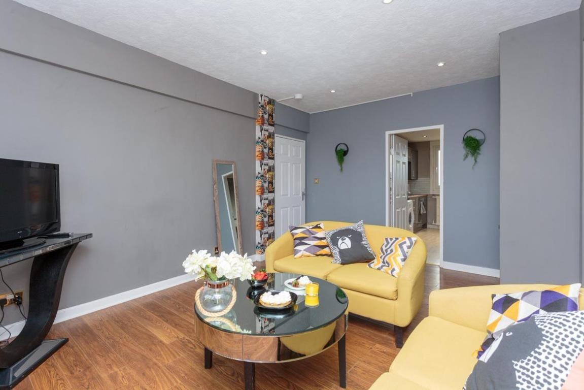 Gorgeous 3-Bed Flat, 15 Minutes To City Centre Эдинбург Экстерьер фото