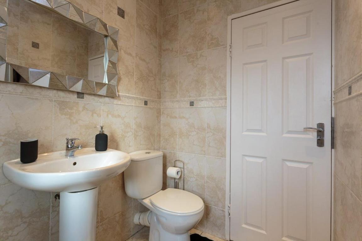 Gorgeous 3-Bed Flat, 15 Minutes To City Centre Эдинбург Экстерьер фото